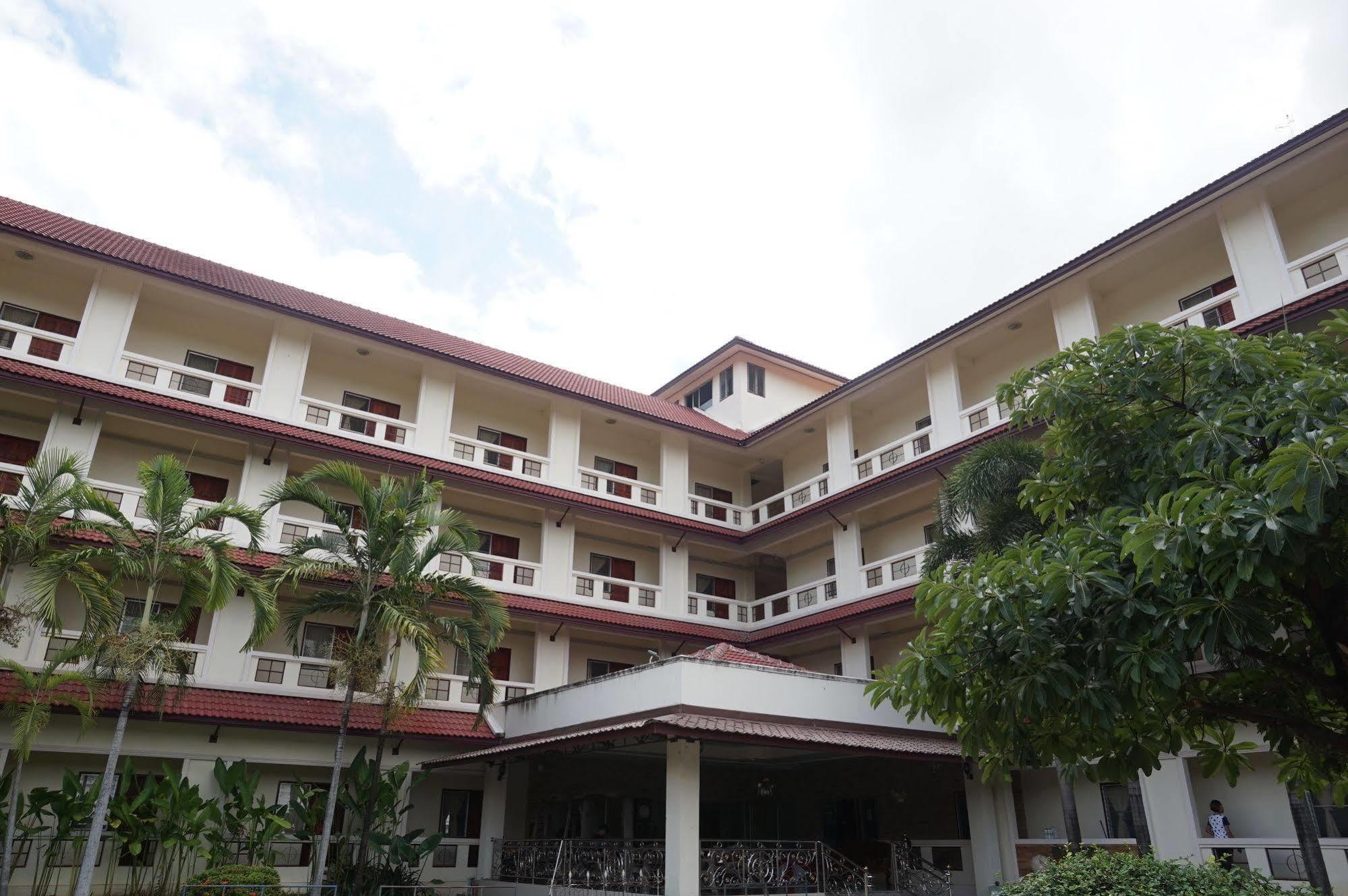 A.P.Garden Hotel Kalaszin Kültér fotó